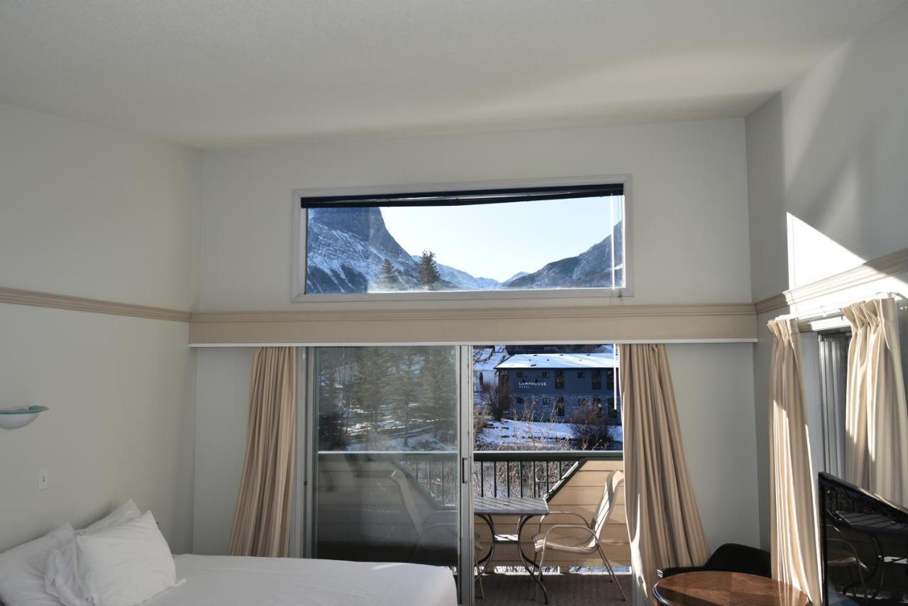 The Drake Inn Canmore Exteriör bild